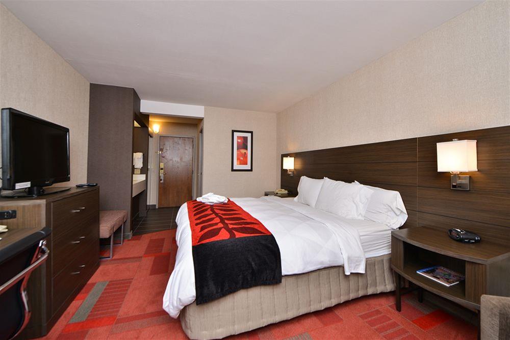 Radisson Hotel Madison 5/43
