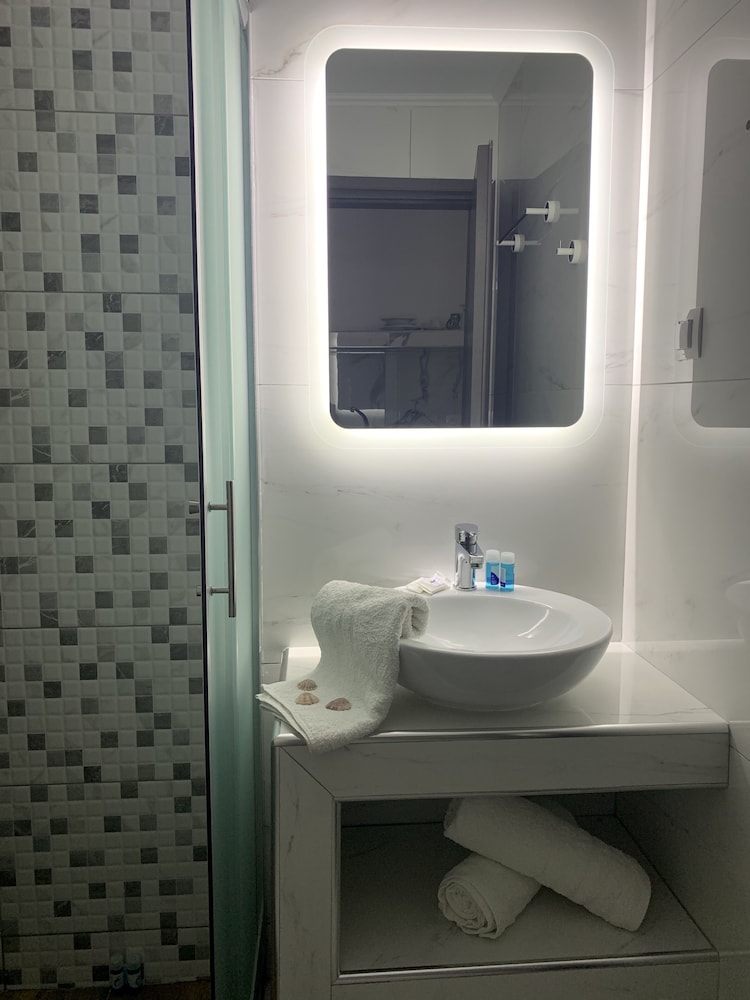 Polykratis Rooms 52/64