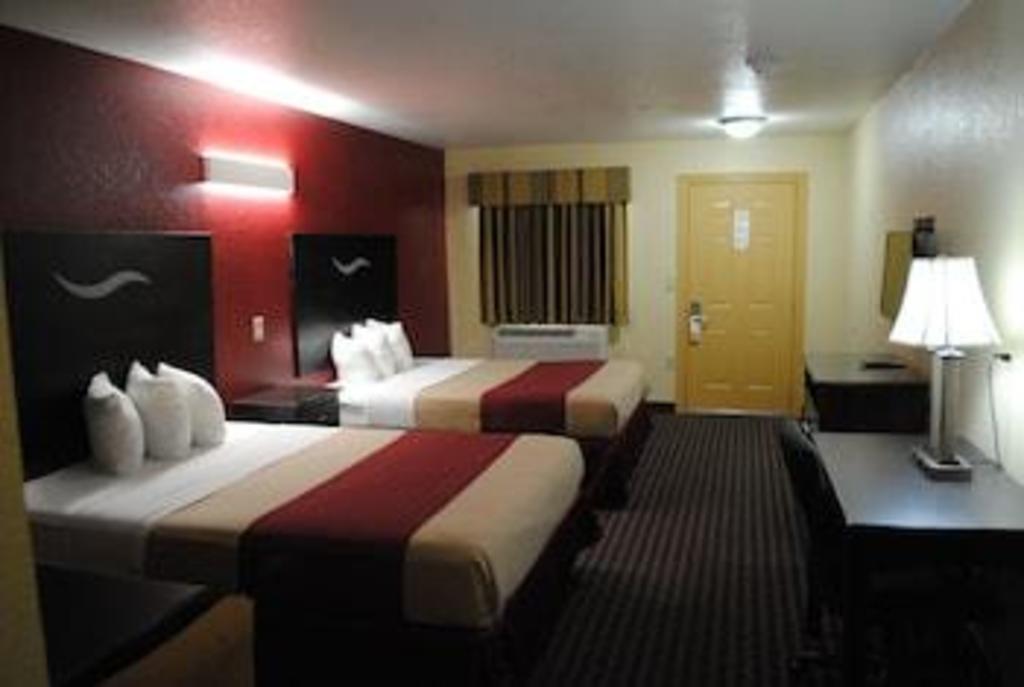 Room, 2 Queen Beds, Smoking