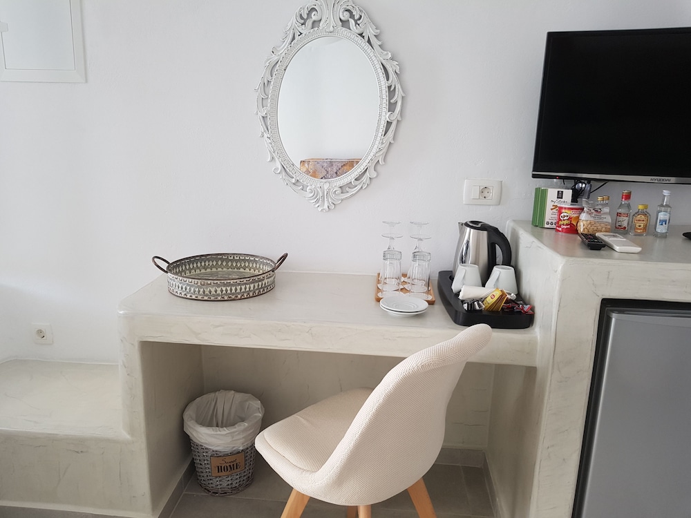 Adamant Suites - Adults Only 47/69