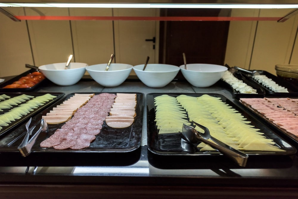 Manousos City Hotel 25/50