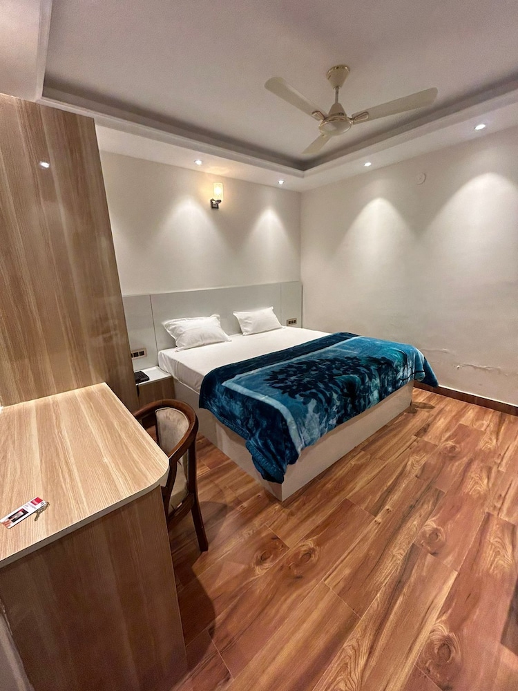 Hotel Katani Inn, Kharar 12/15