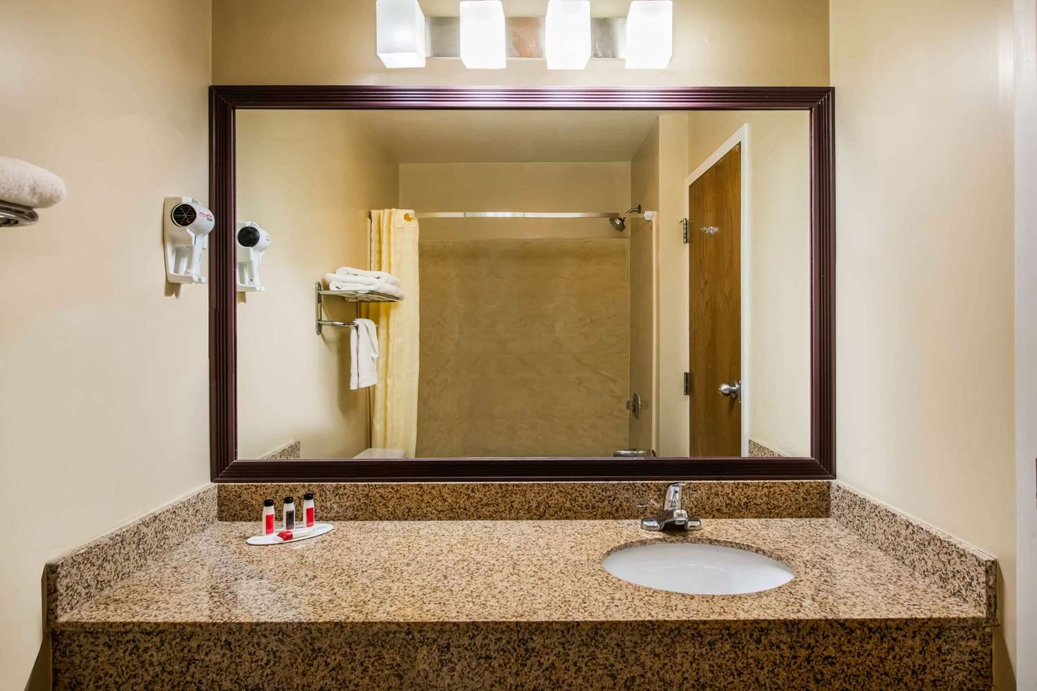 APM Inn and Suites 38/39
