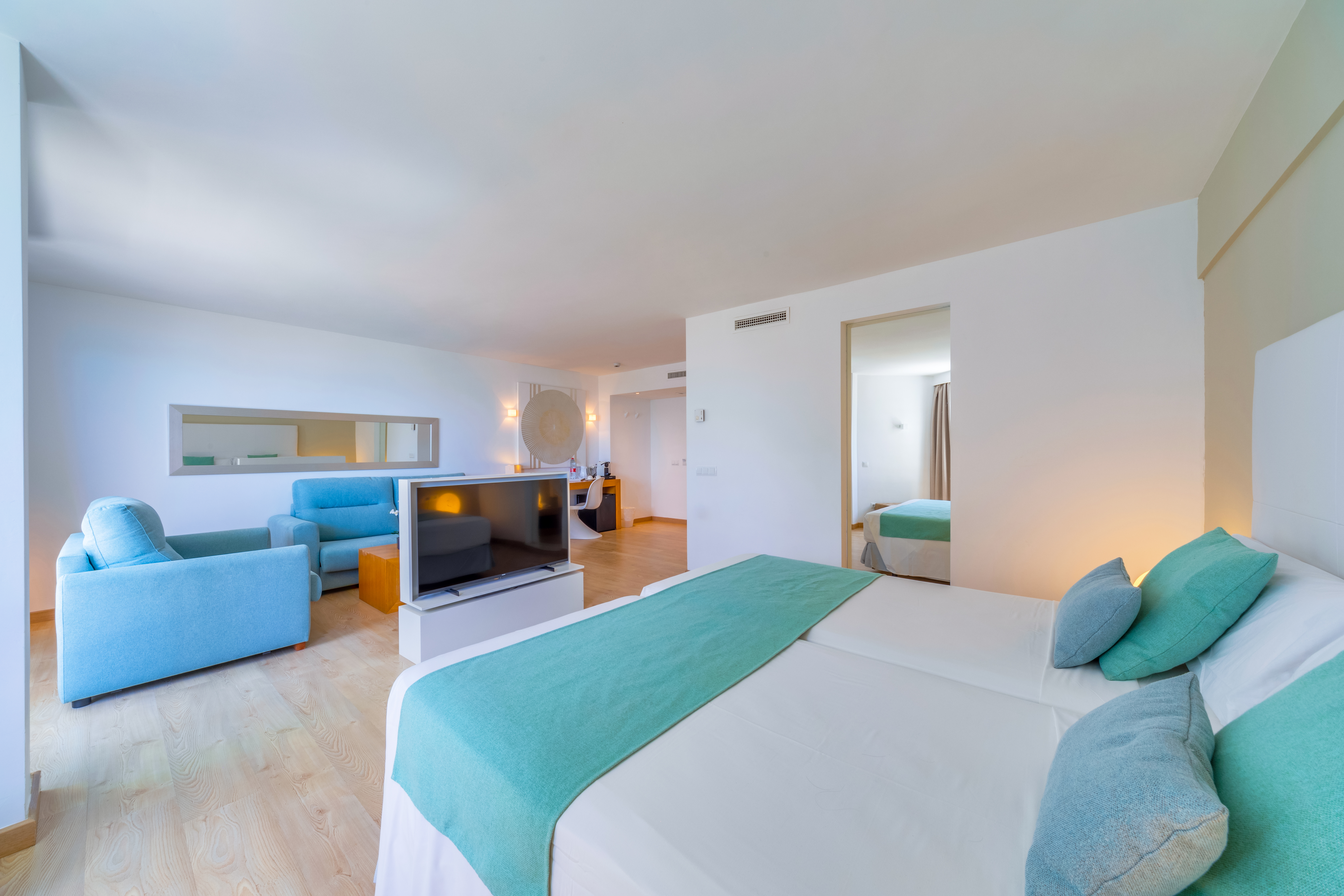 Junior Suite, Superior, Lateral Side Sea View