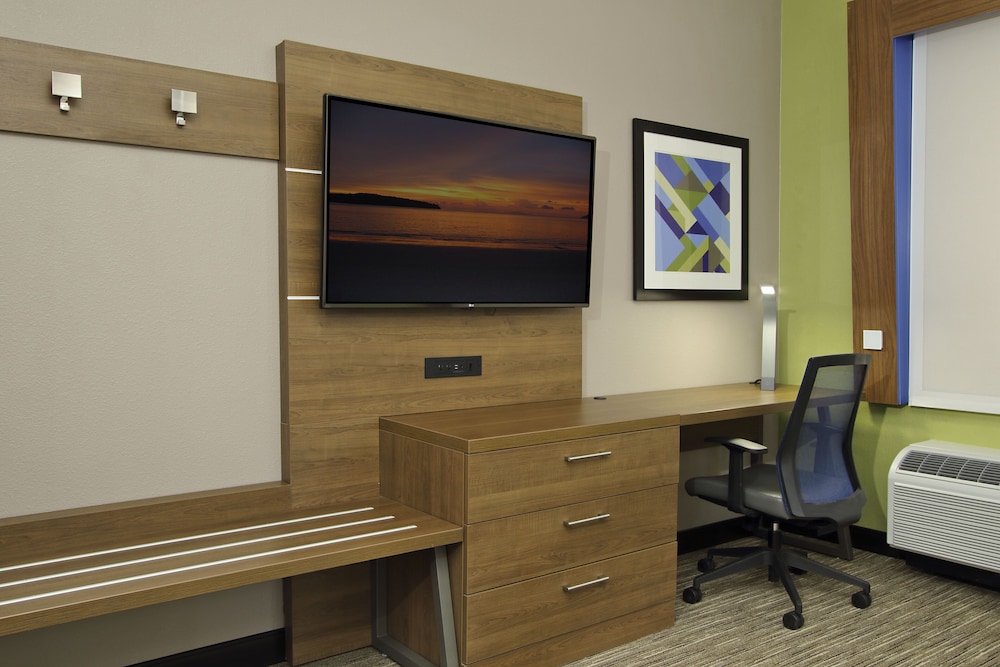 Holiday Inn Express & Suites Dallas-Frisco NW Toyota Stdm 49/52