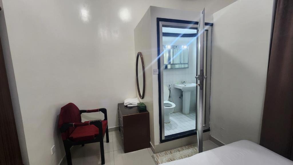 Qurum Beach Hotel 33/33
