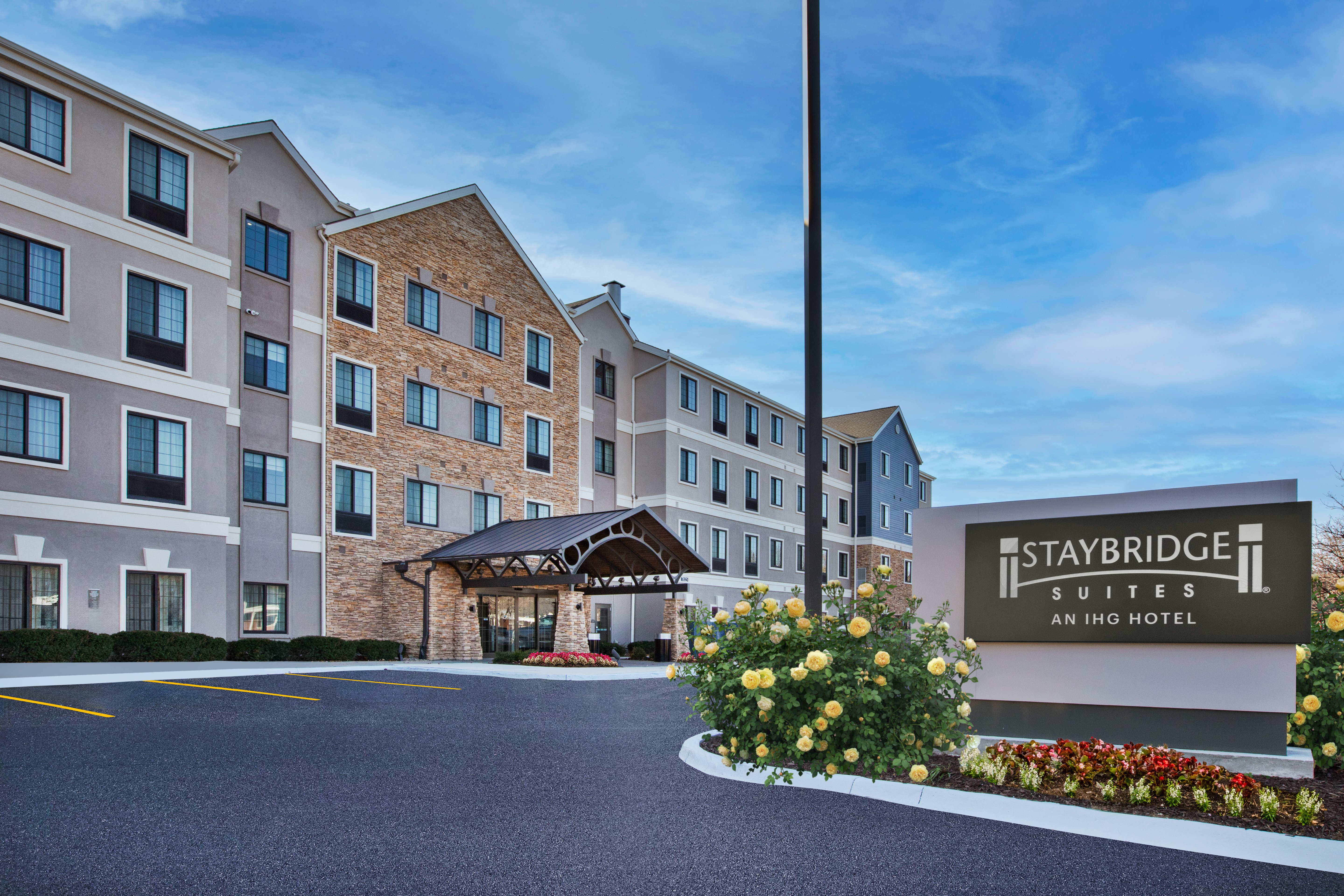 Staybridge Suites Omaha 80th And Dodge 8/81