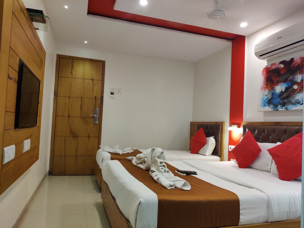 Hotel Grandeur Mumbai 5/23
