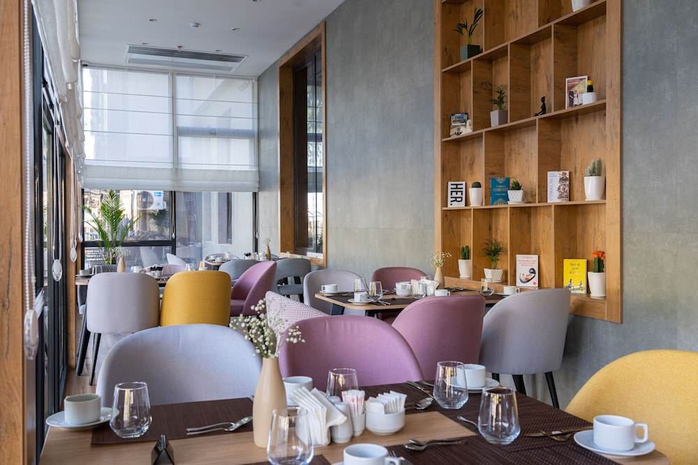 The Elements Hotel Tashkent 45/60