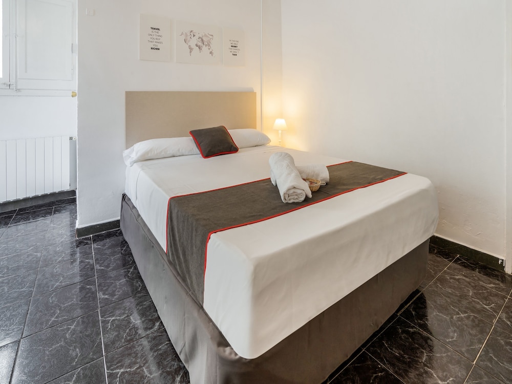 Hostal El Patio de la Luna by Vivere Stays 13/45
