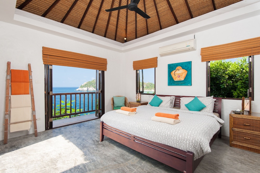 Pool, 5 Bedrooms, Villa, 2 King Beds, Single Bed, 2 Queen Beds, Sea Front