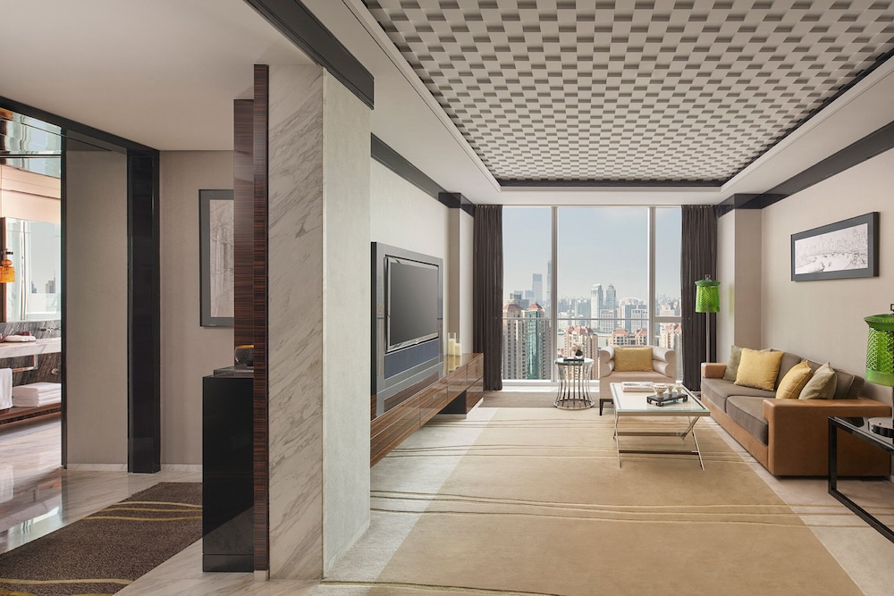 Regent Pudong Shanghai 35/84