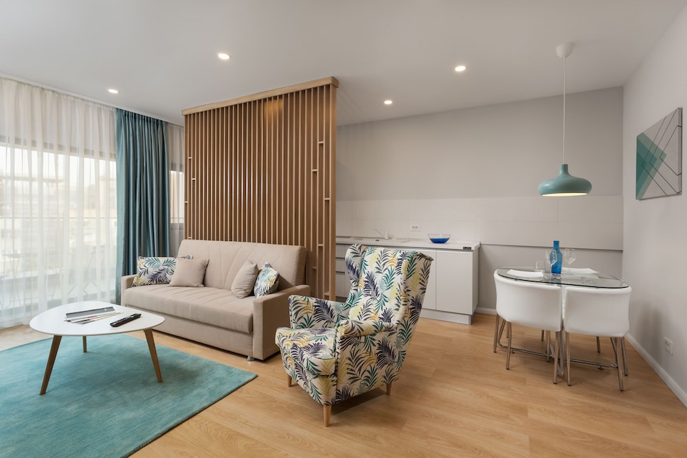 Athina Suites Hotel 35/51