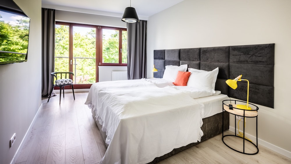 2 BEDROOMS, CLASSIC, APARTMENT
