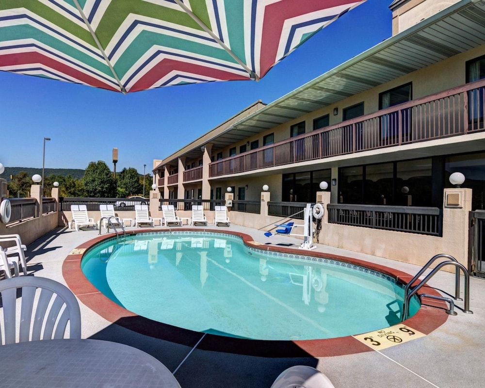 Quality Inn Troutville Roanoke North 2/43