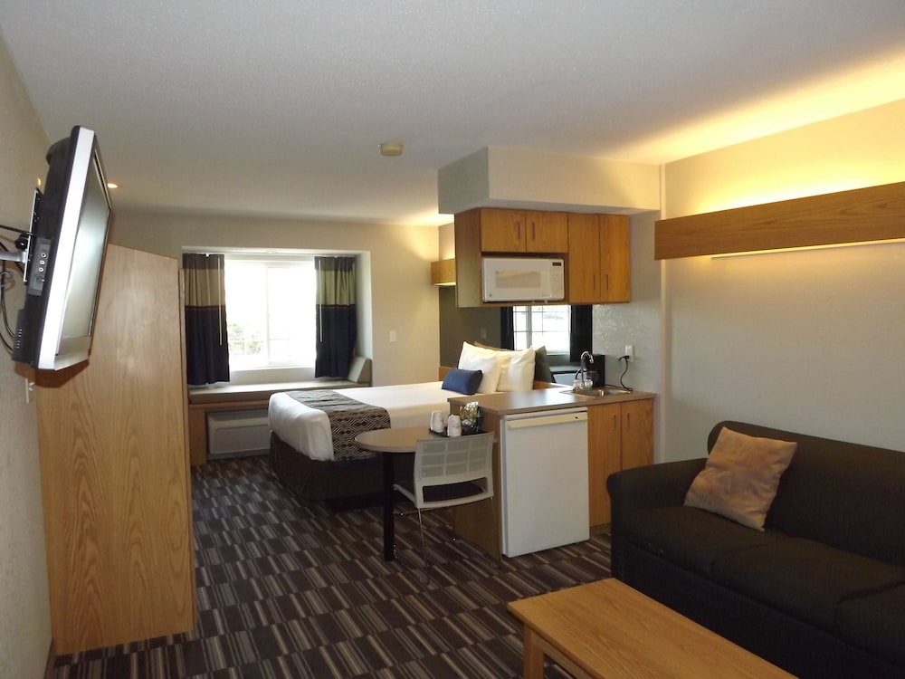 Microtel Inn Suites Ames 19/38