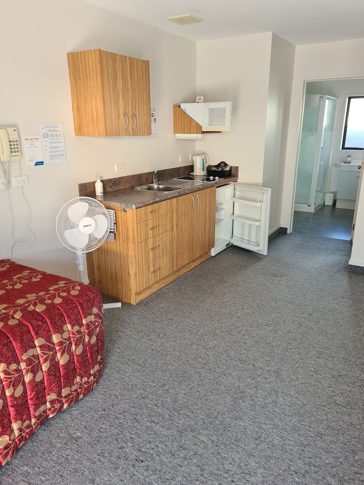 Arran Motel 11/78