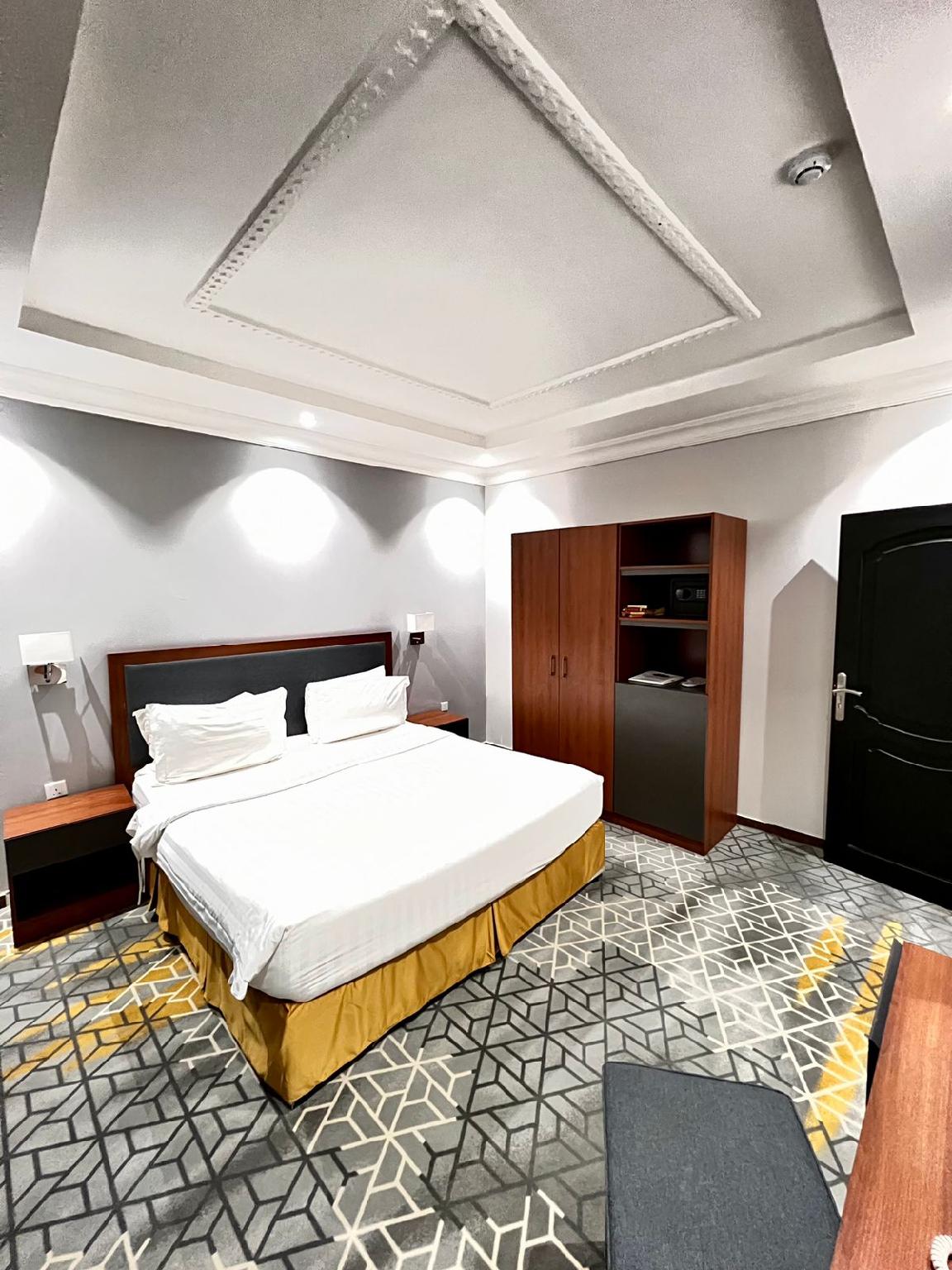 Deluxe, Suite, Hot Tub