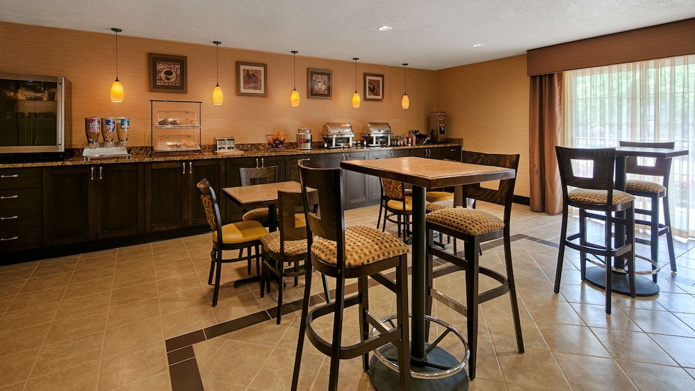 Best Western Plus Grand Manor Inn 31/43