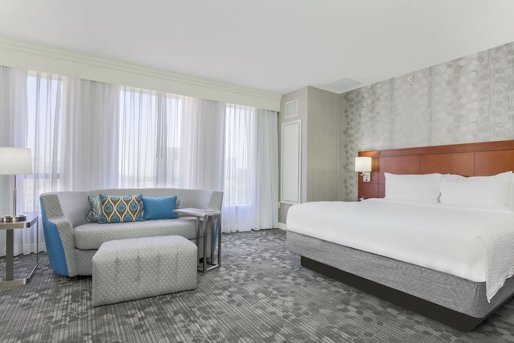 Courtyard By Marriott Amarillo Downtown 6/37