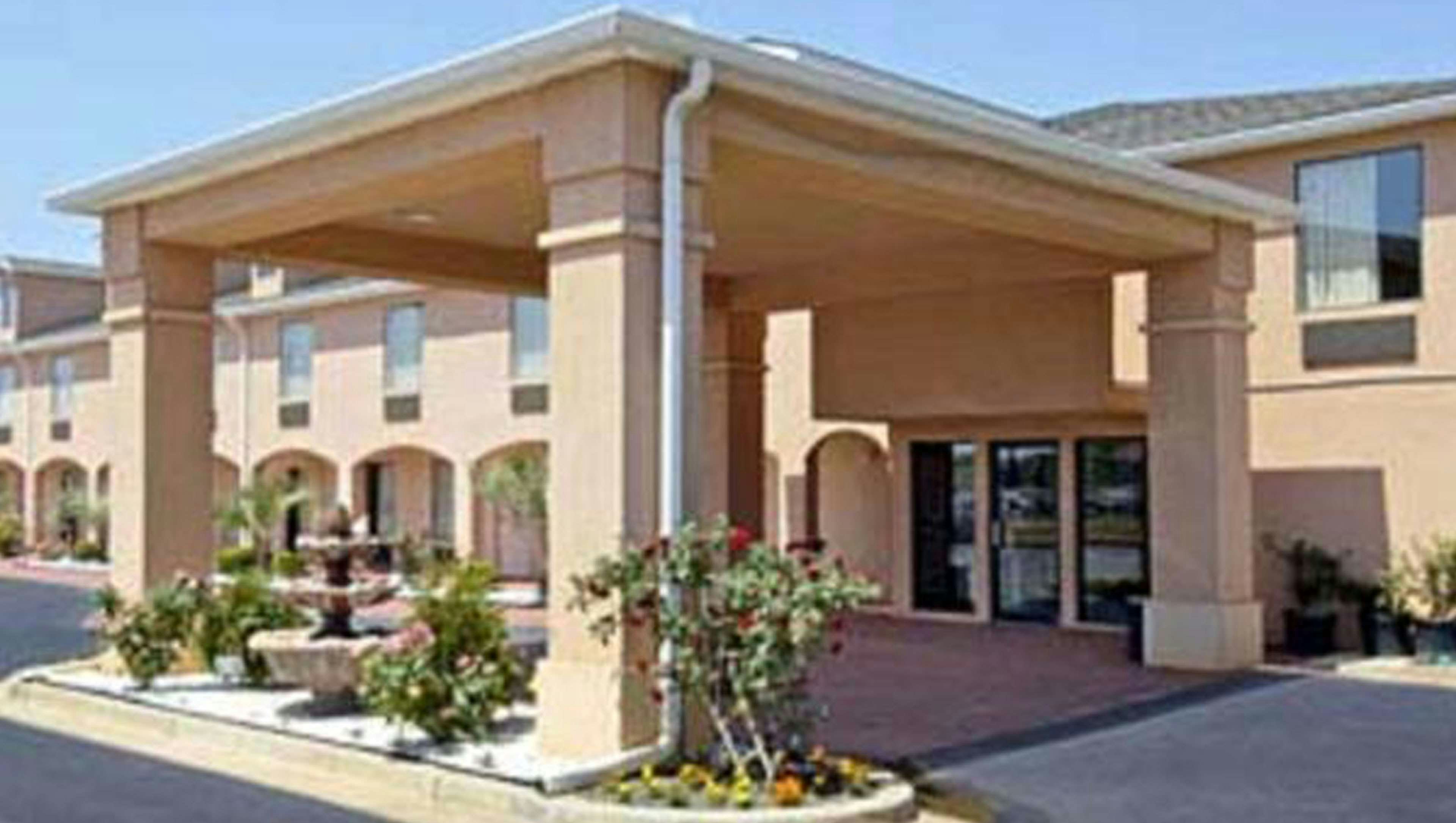 Gray Inn and Suites By Magnuson Worldwide 12/14