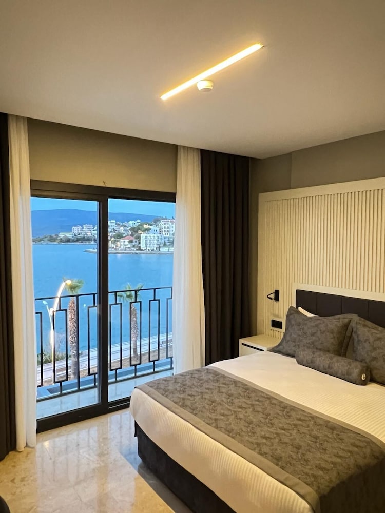 Roseira Mar Inn Luxury 16/55