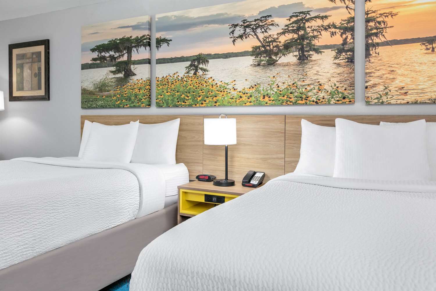 Days Inn & Suites By Wyndham Cabot 31/56