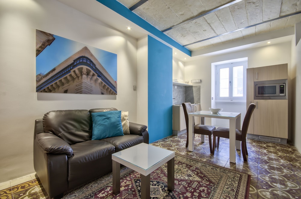 Barrakka Suites 30/50