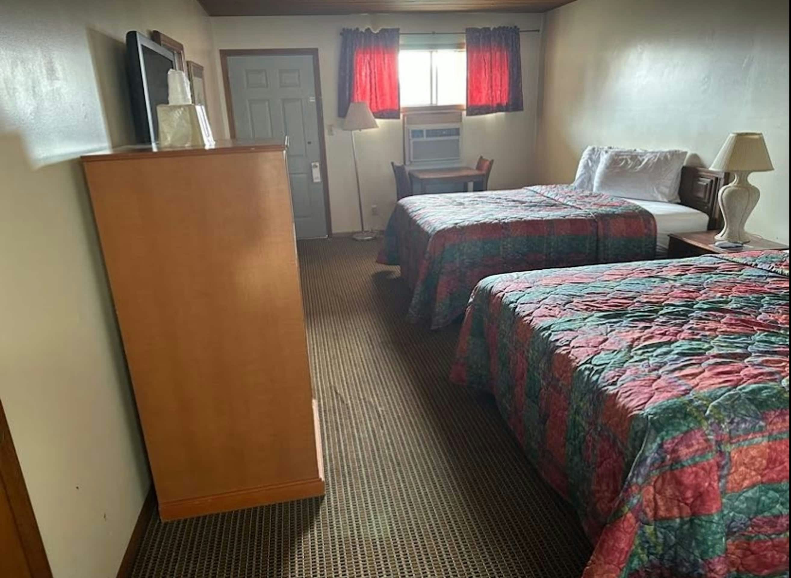 room, 2 double beds