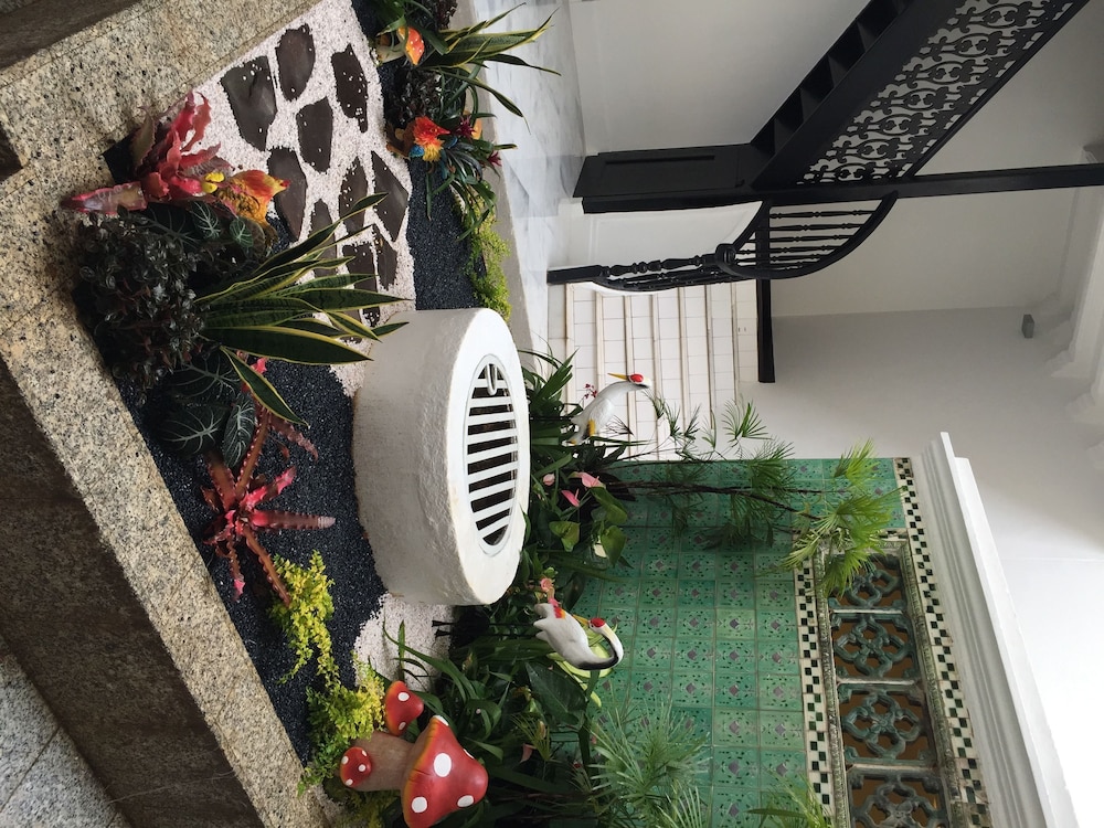 Heeren Palm Suites 12/55