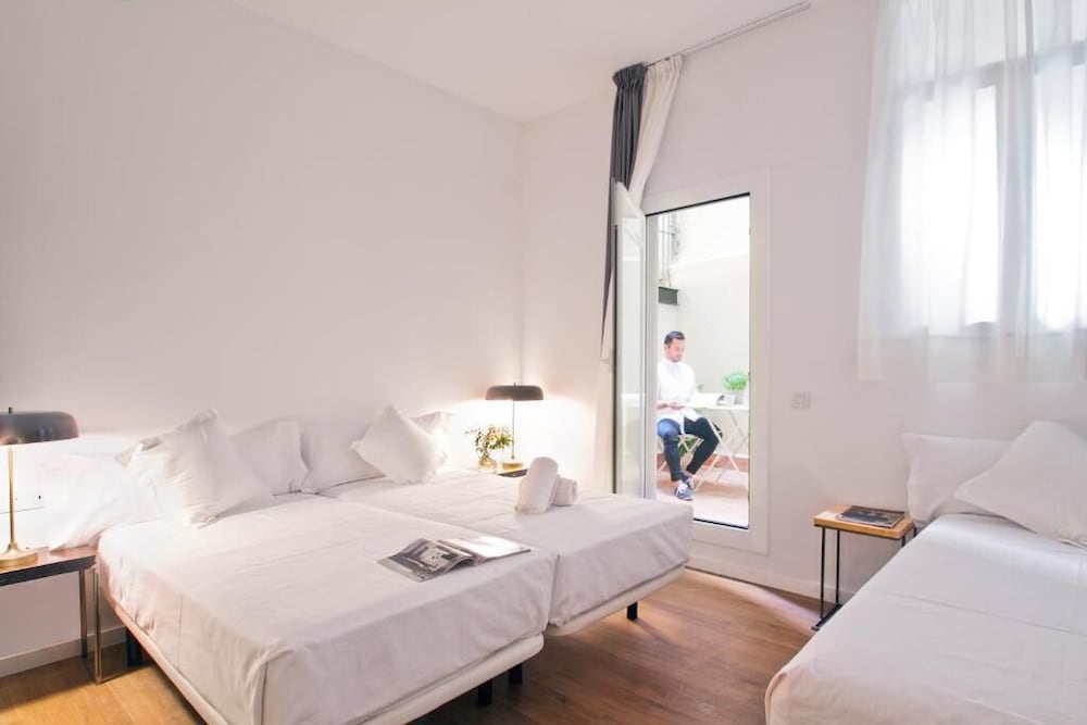 ROOM, TWIN BEDS, TERRACE