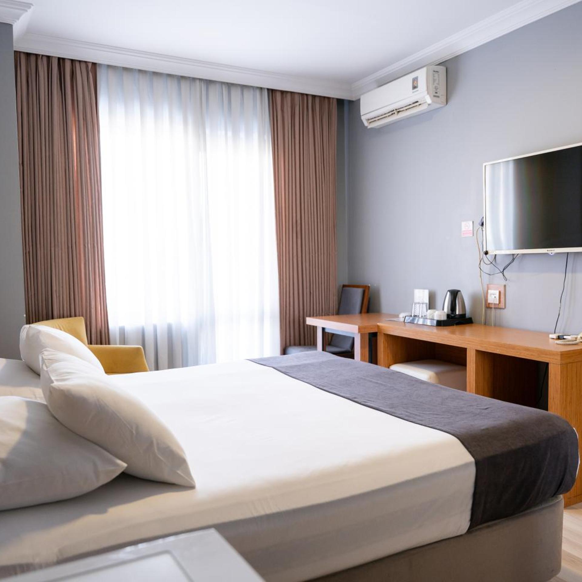 Emsa Palace Hotel 8/50