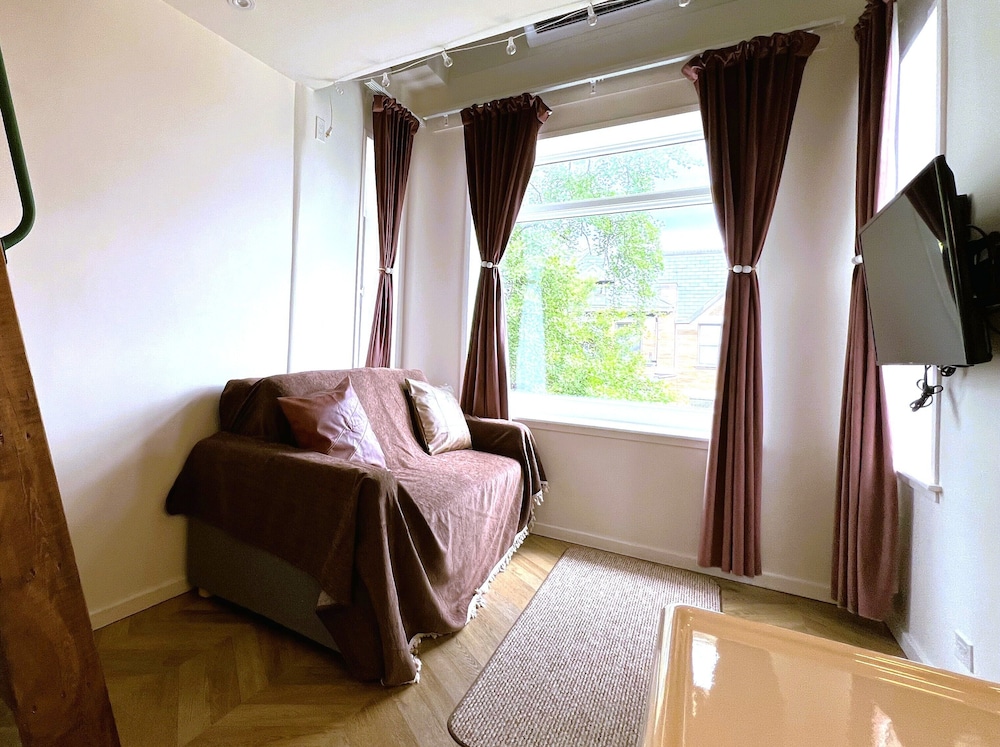 Highroad Hostel Dc 16/48