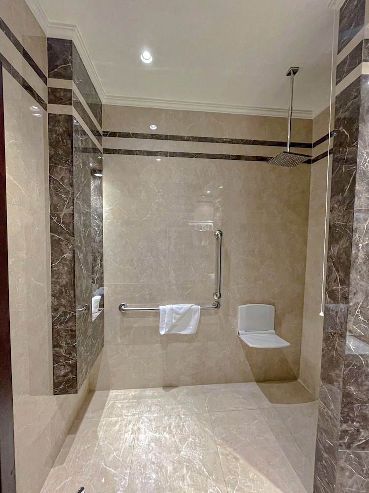 فندق بيات(Bayat Hotel) 64/65