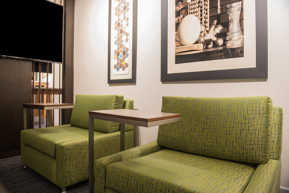 Holiday Inn Express And Suites Ruston 38/57