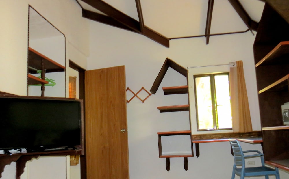 Alonaland Resort Apartelle 14/50