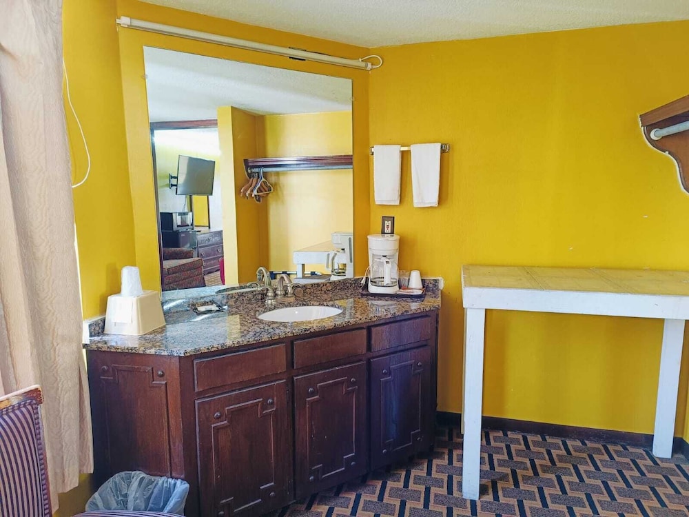 Victorian Inn 26/27
