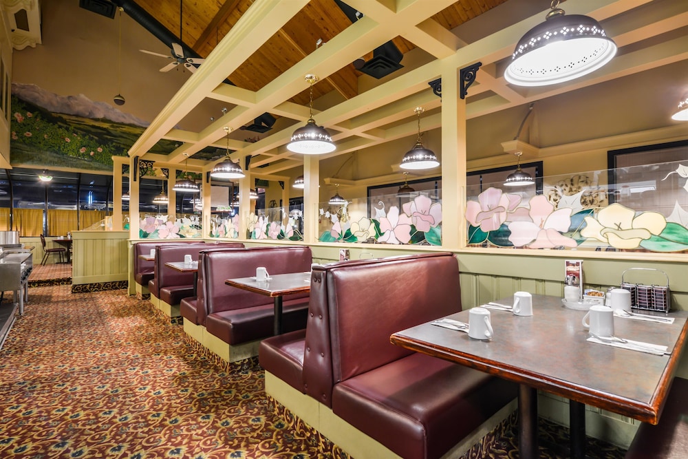 Canadas Best Value Inn Whitecourt 38/51
