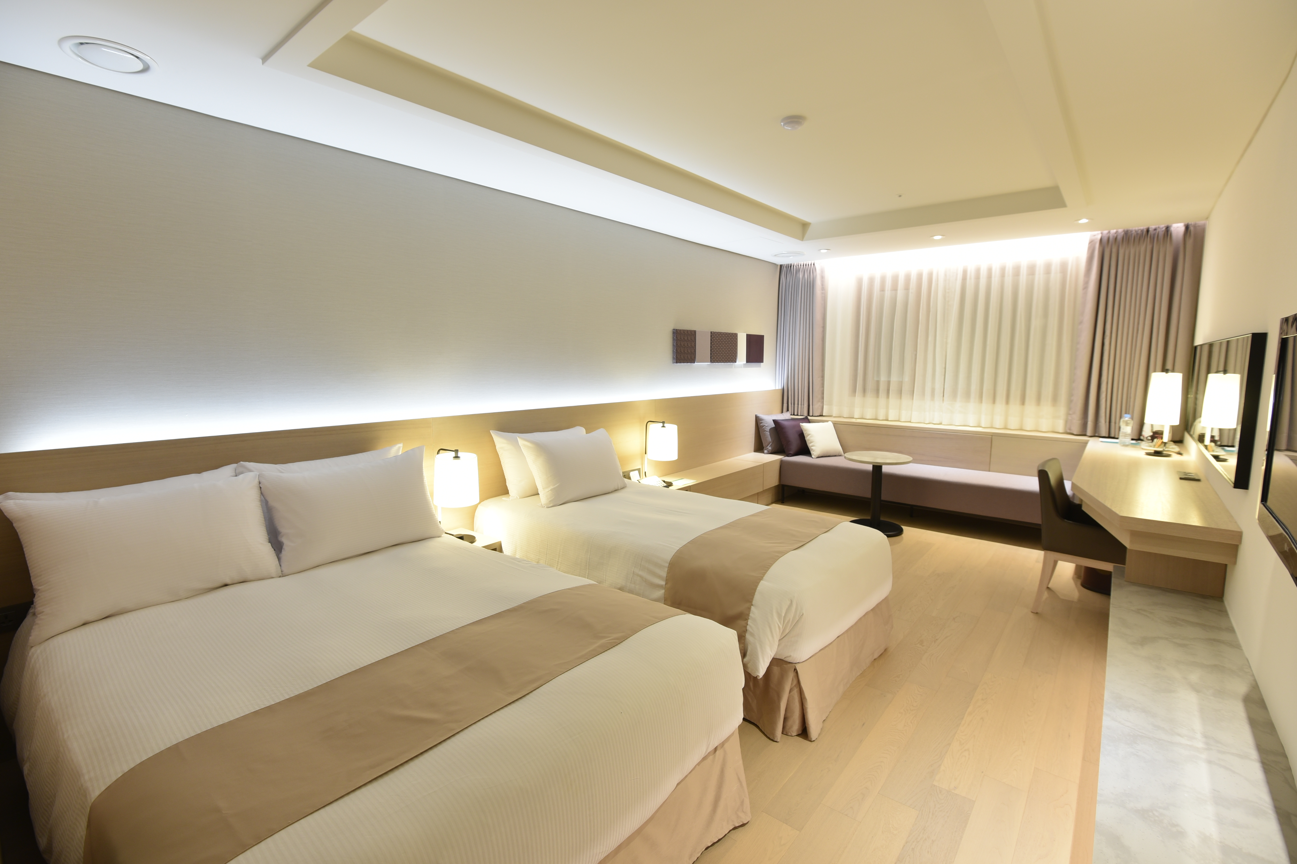 DELUXE, TWIN BEDS