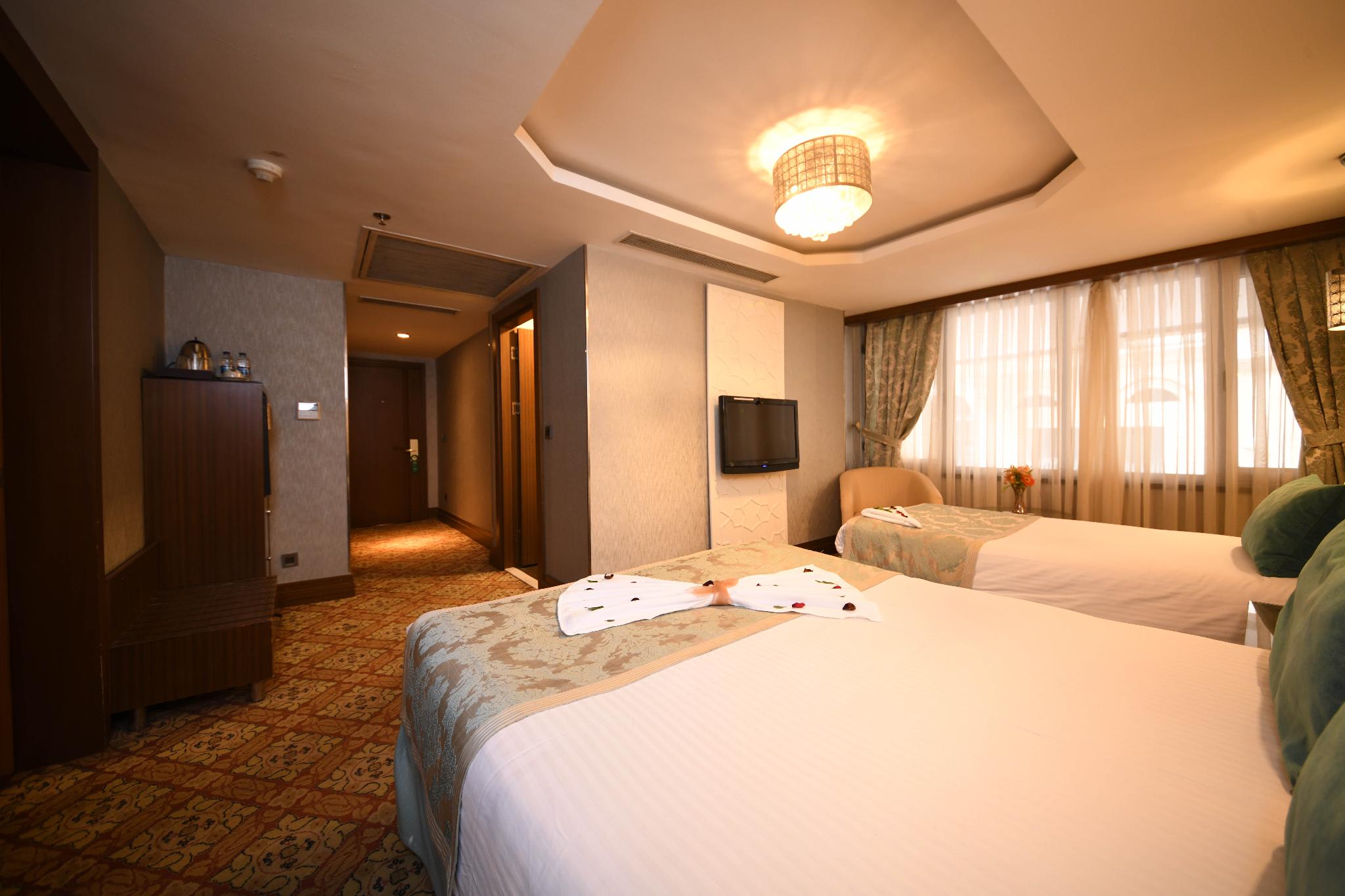 2 Bedrooms, Suite, 2 Bathrooms