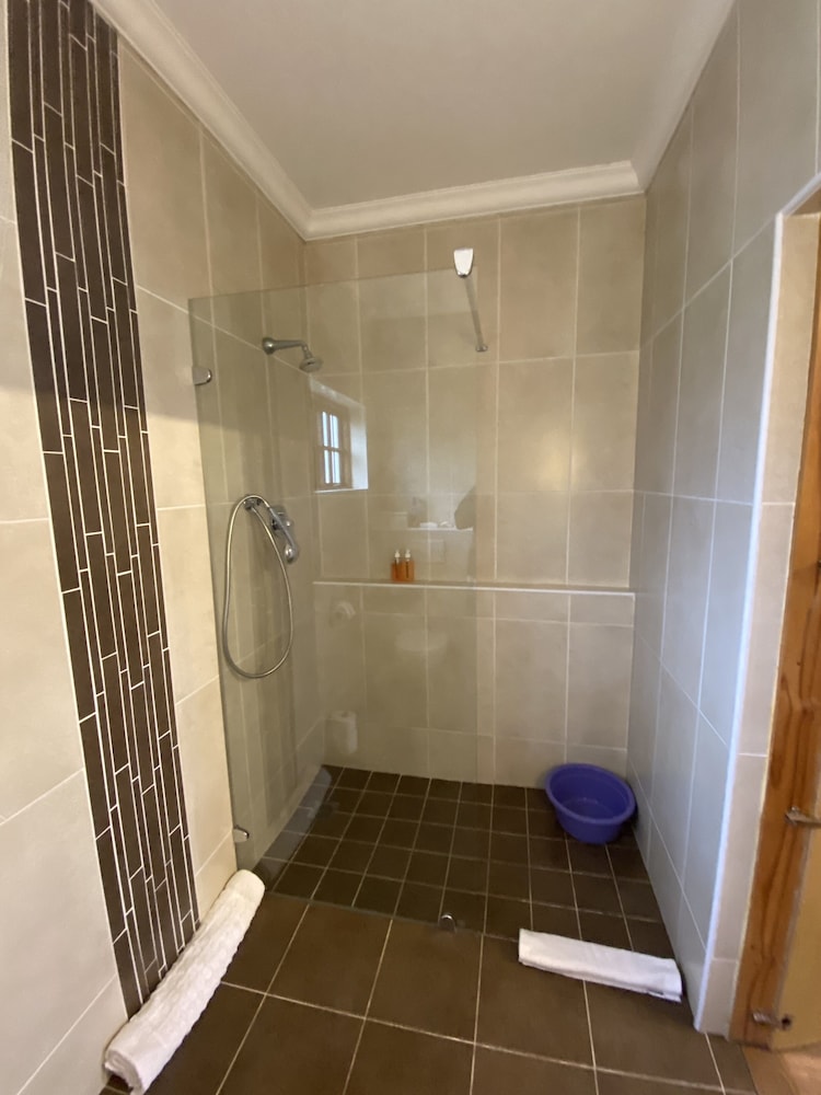 Cotswold House 44/50