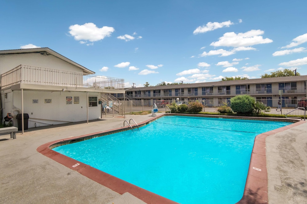 Motel6 Fort Worth, TX - Seminary 36/48