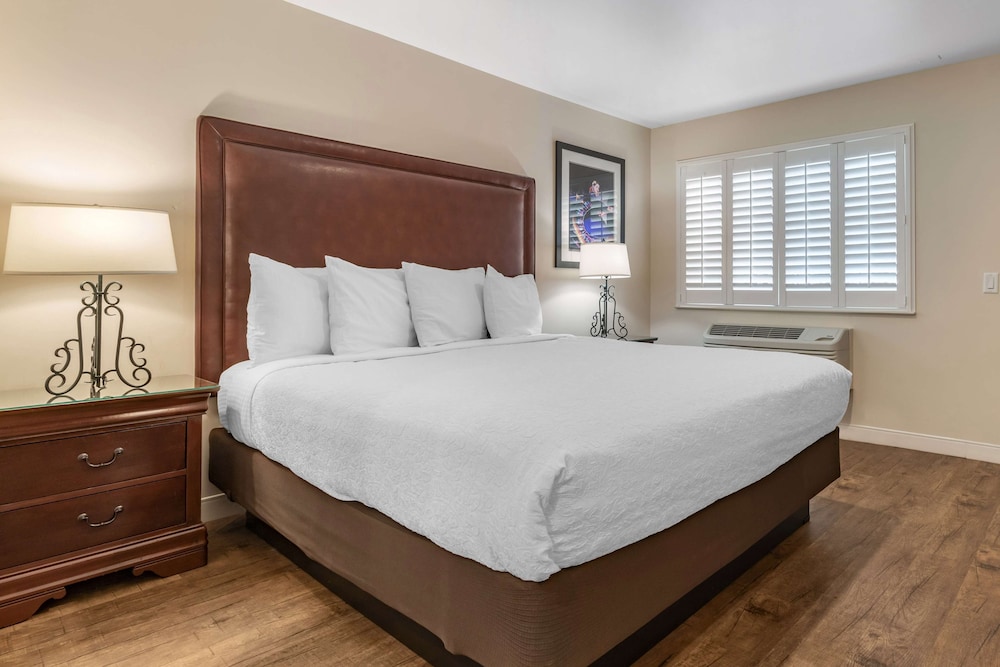 Best Western Rose Garden Inn 14/37