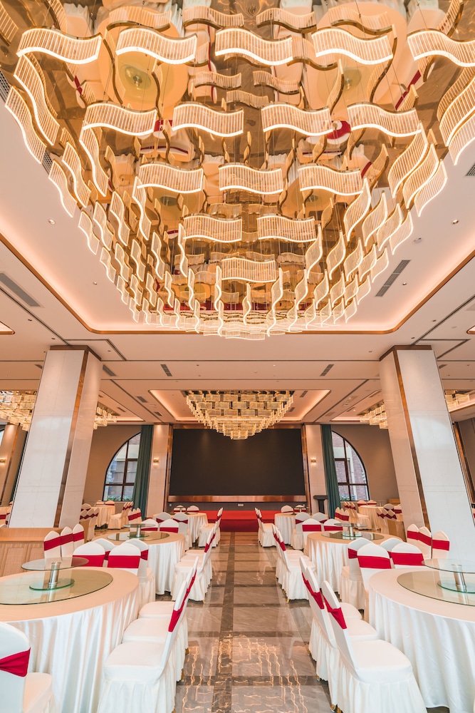 Holiday Inn Express Pengzhou Downtown 40/71