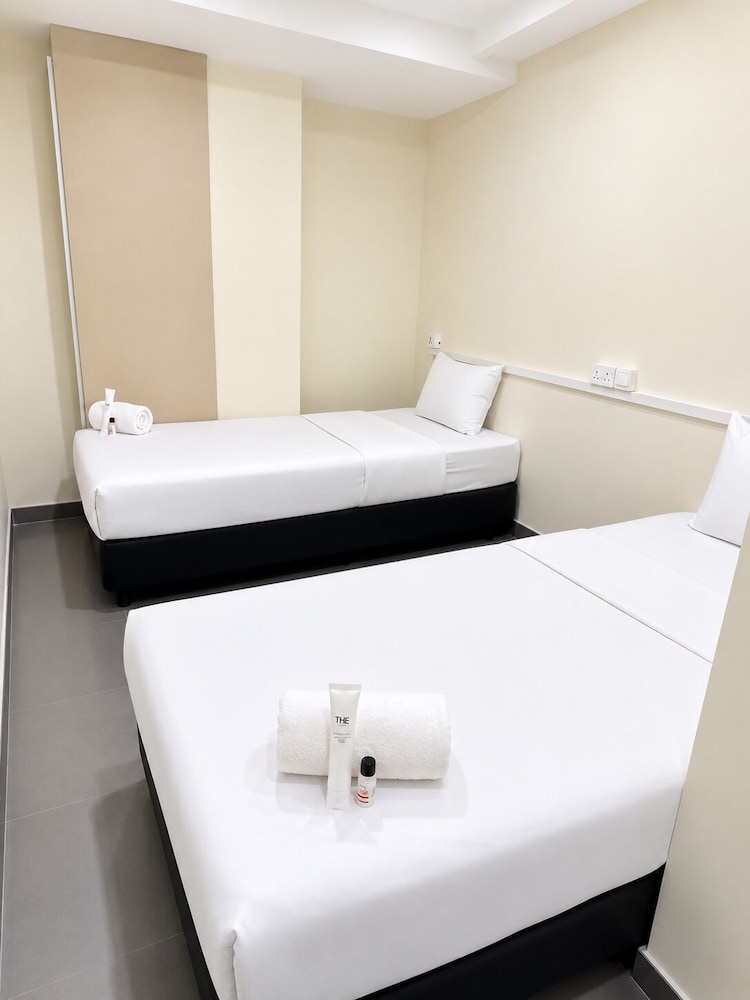 Superior, Twin Beds, No Window، Sandpiper Hotel 6/6