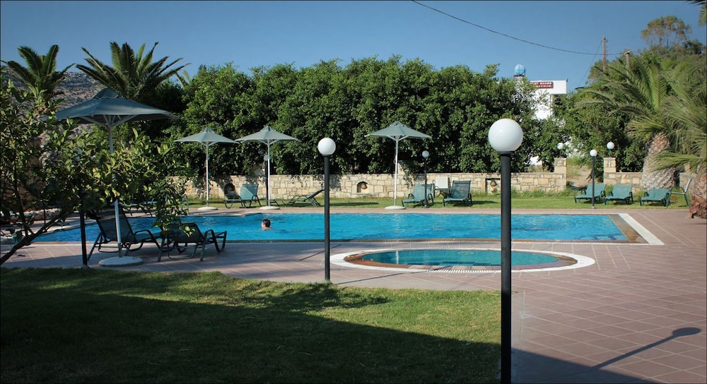 Dimitris Villa Hotel 65/67
