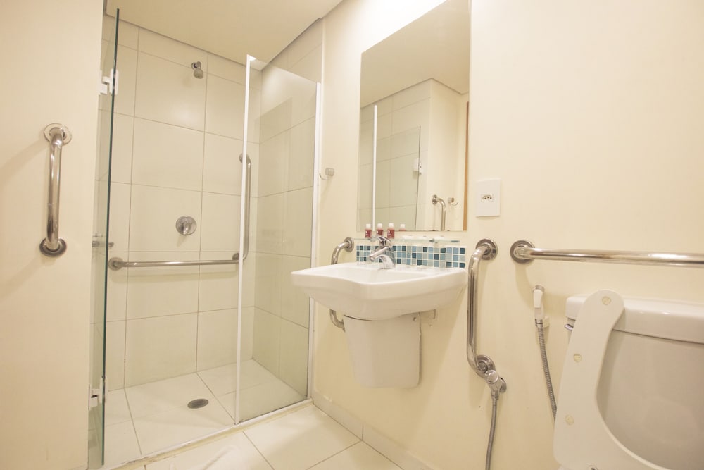 Lummina Hotel 41/42