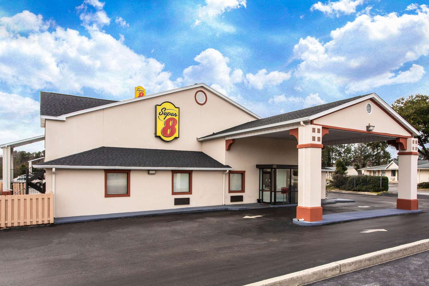 Super 8 by Wyndham Florence 4/23