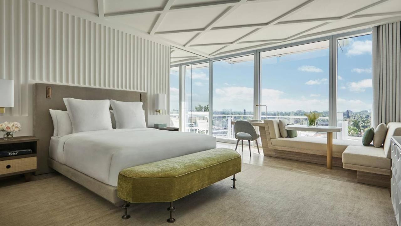 1 Bedroom, Suite, King Bed, Bay View