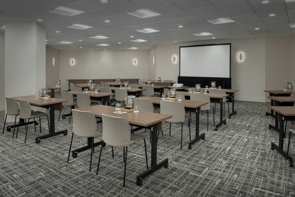 AC Hotel By Marriott Portland Lake Oswego 62/68